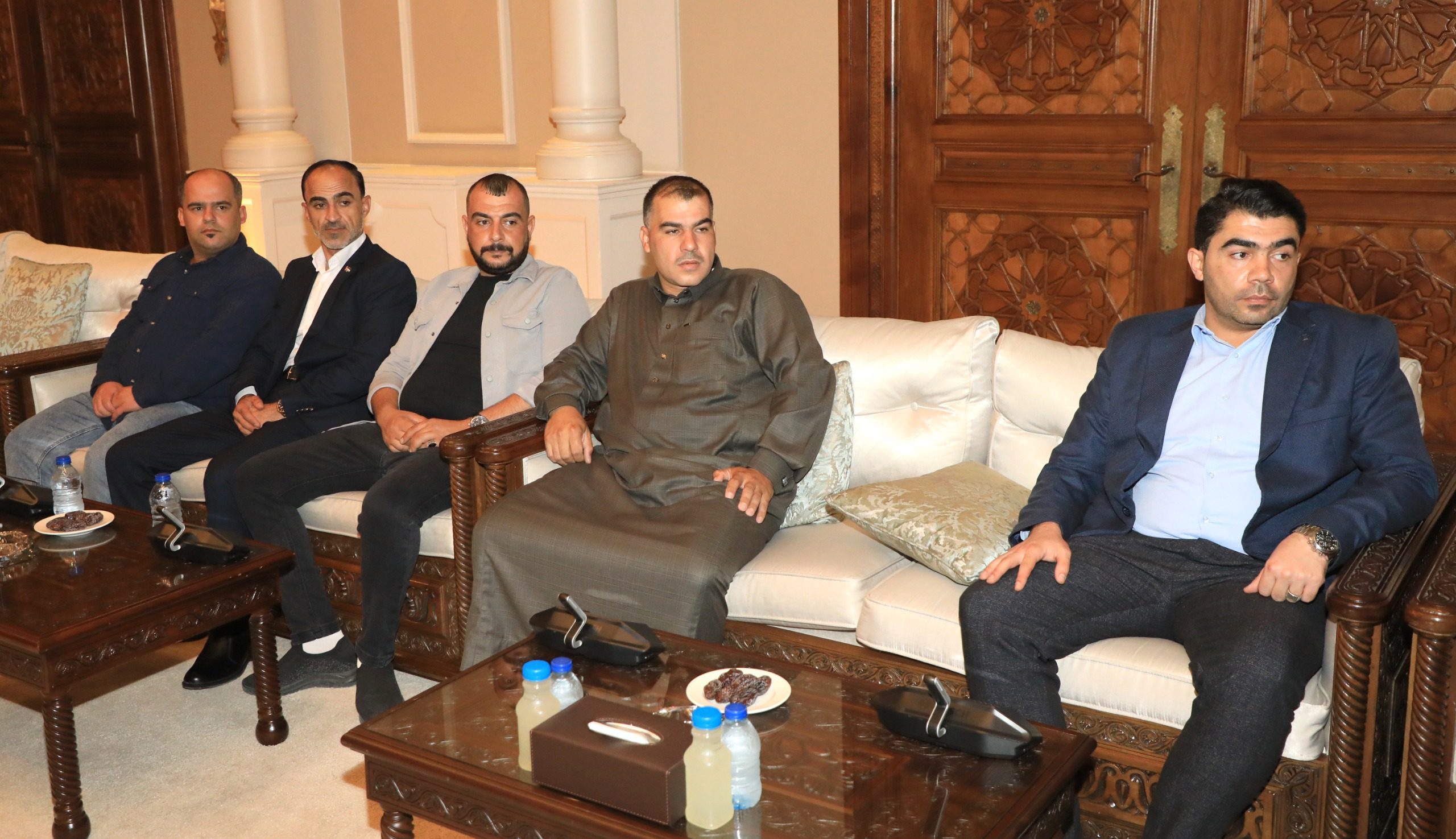 رئيس الديوان الملكي يلتقي وفدا شبابيا من عشائر الكريشان