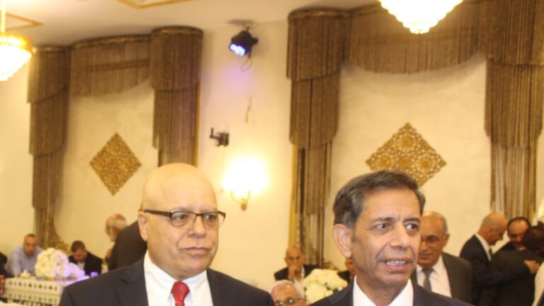 القيسي والبداينة نسايب " النائب نصار القيسي طلب والدكتور خالد البداينة أعطى "