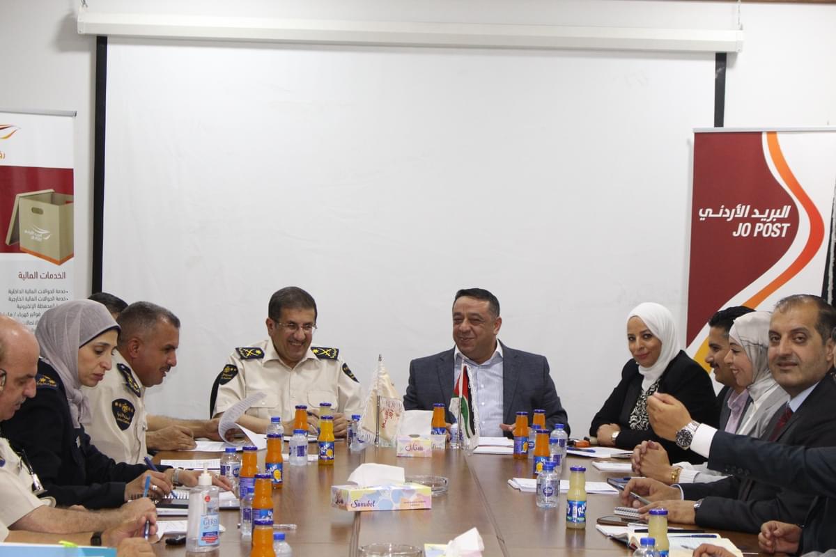 صورة حول : الجمارك والبريد يضعان الخطوط النهائية لتشغيل مركز جمرك التجارة الإلكترونية الجمارك والبريد يضعان الخطوط النهائية لتشغيل مركز جمرك التجارة الإلكترونية