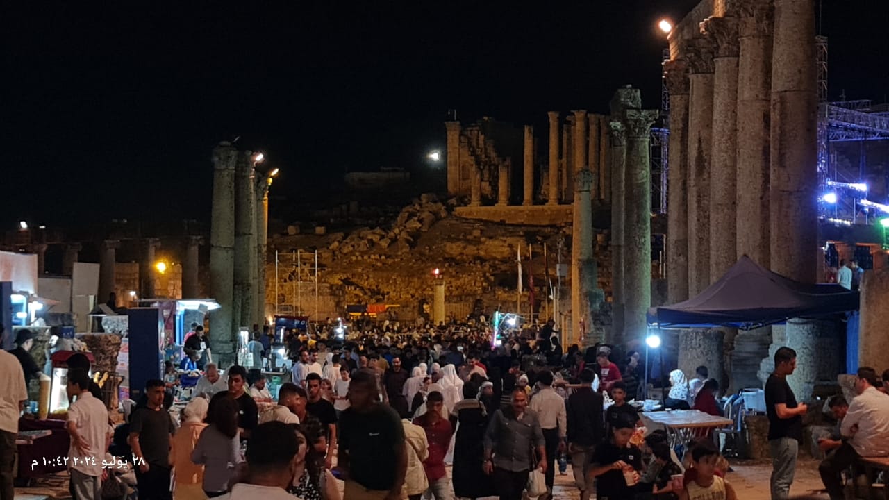 حضور واسع للجماهير الاردنية والعربية في مهرجان جرش للثقافة والفنون(صور وفيديو)