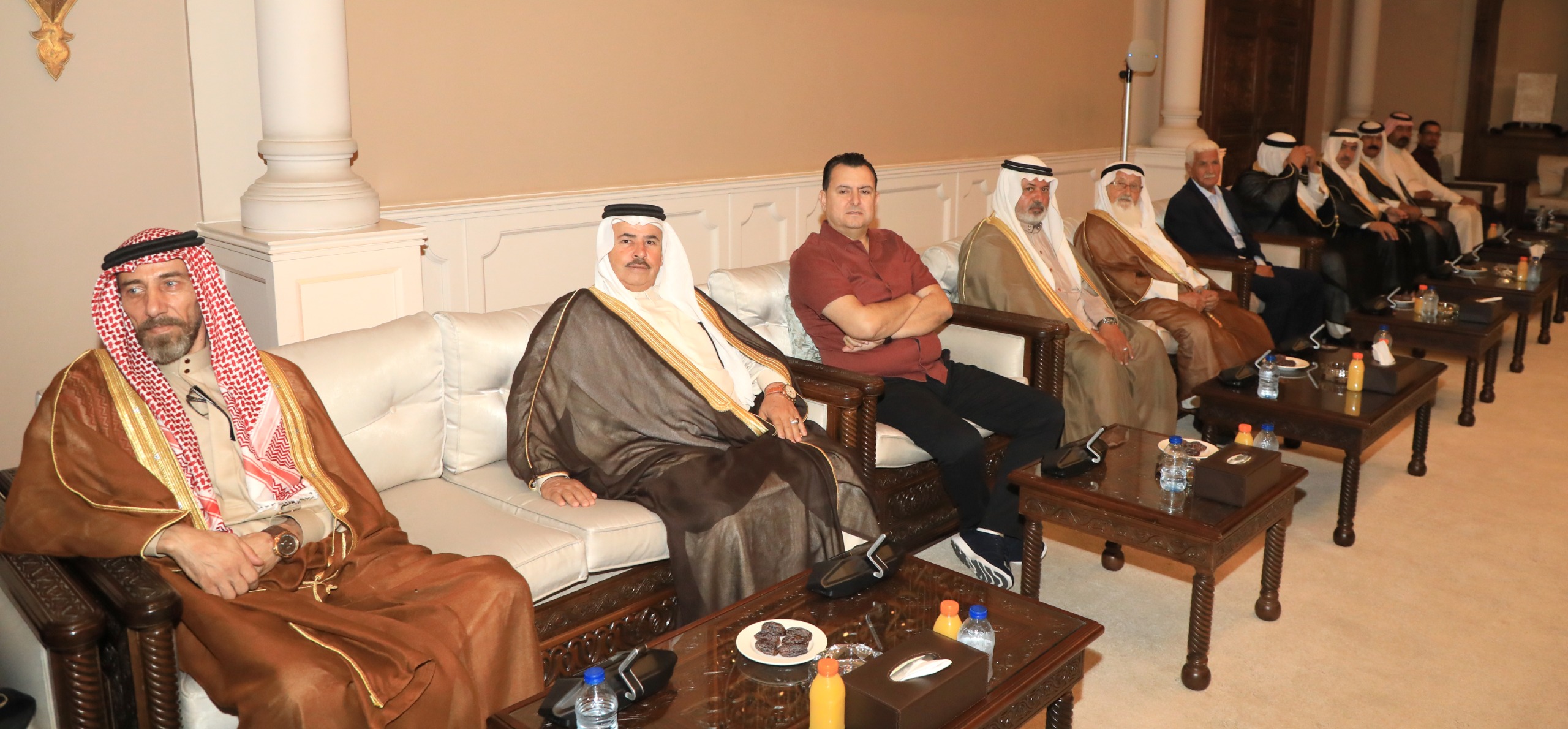 خلال لقائه وفدا من وجهاء محافظة الزرقاء