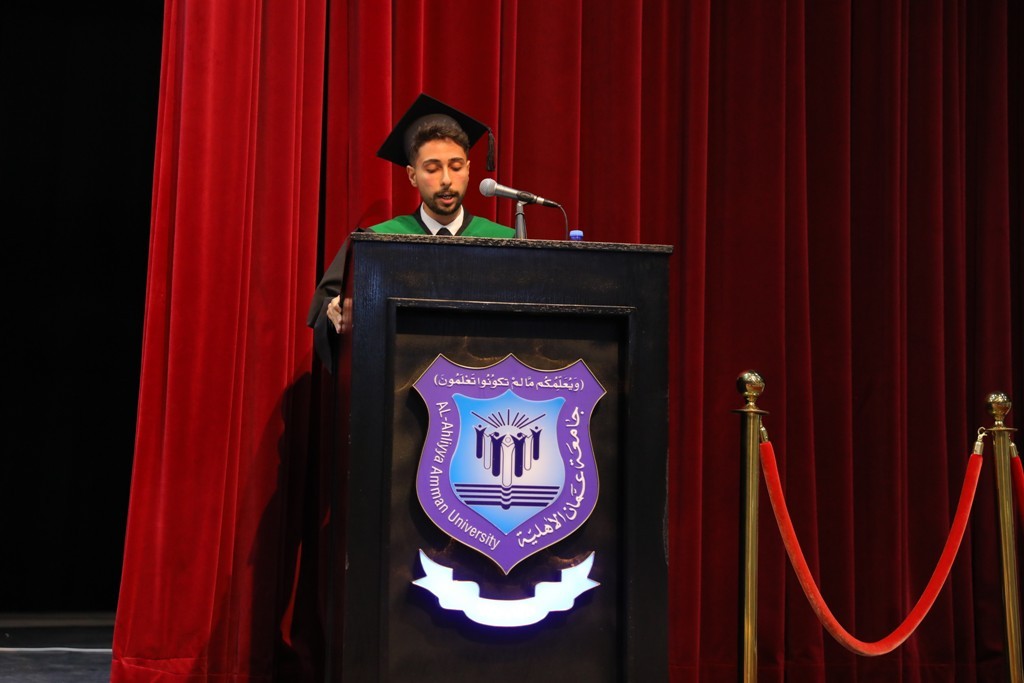 بالصور ... أ.د.حمدان يرعى اليوم الاول لإحتفال عمان الاهلية بتخريج طلبة الفصل الثاني من الفوج 31