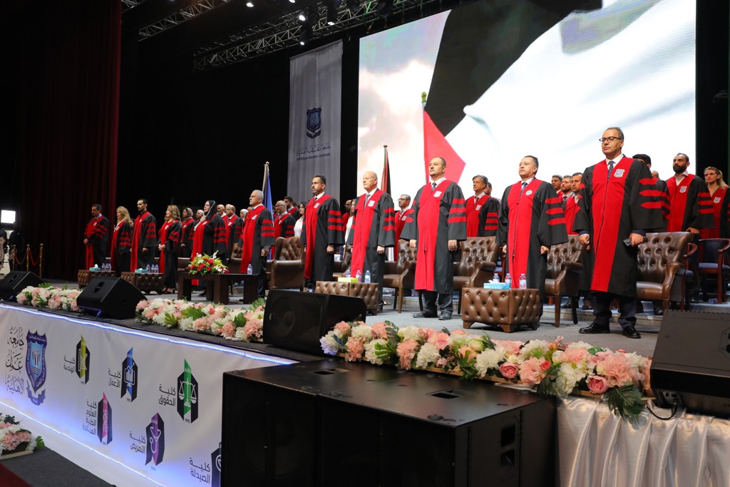 بالصور ... أ.د.حمدان يرعى اليوم الاول لإحتفال عمان الاهلية بتخريج طلبة الفصل الثاني من الفوج 31