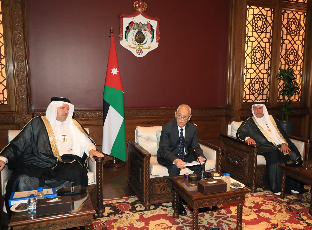 رئيس الديوان الملكي يلتقي فعاليات مجتمعية ونسائية وشبابية