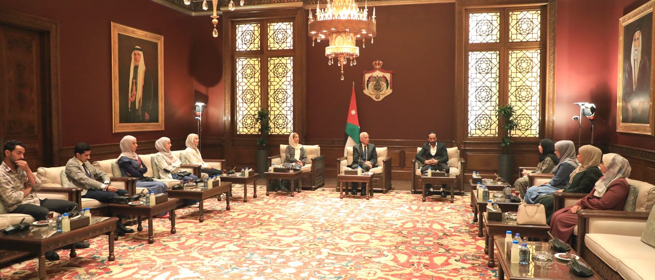 رئيس الديوان الملكي يلتقي فعاليات مجتمعية ونسائية وشبابية