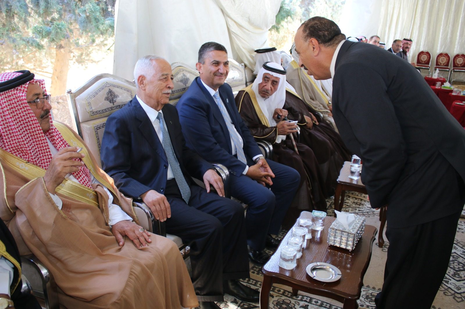 صورة حول : مندوبا عن الملك وولي العهد.. العيسوي يعزي قبيلة الدعجة بوفاة العقيد نايف عليان الجربان...صور مندوبا عن الملك وولي العهد.. العيسوي يعزي قبيلة الدعجة بوفاة العقيد نايف عليان الجربان...صور