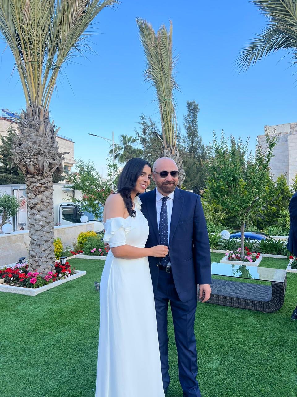 نور البنت الكبرى لرجل الأعمال زايد البداد تتألق في حفل خطوبتها