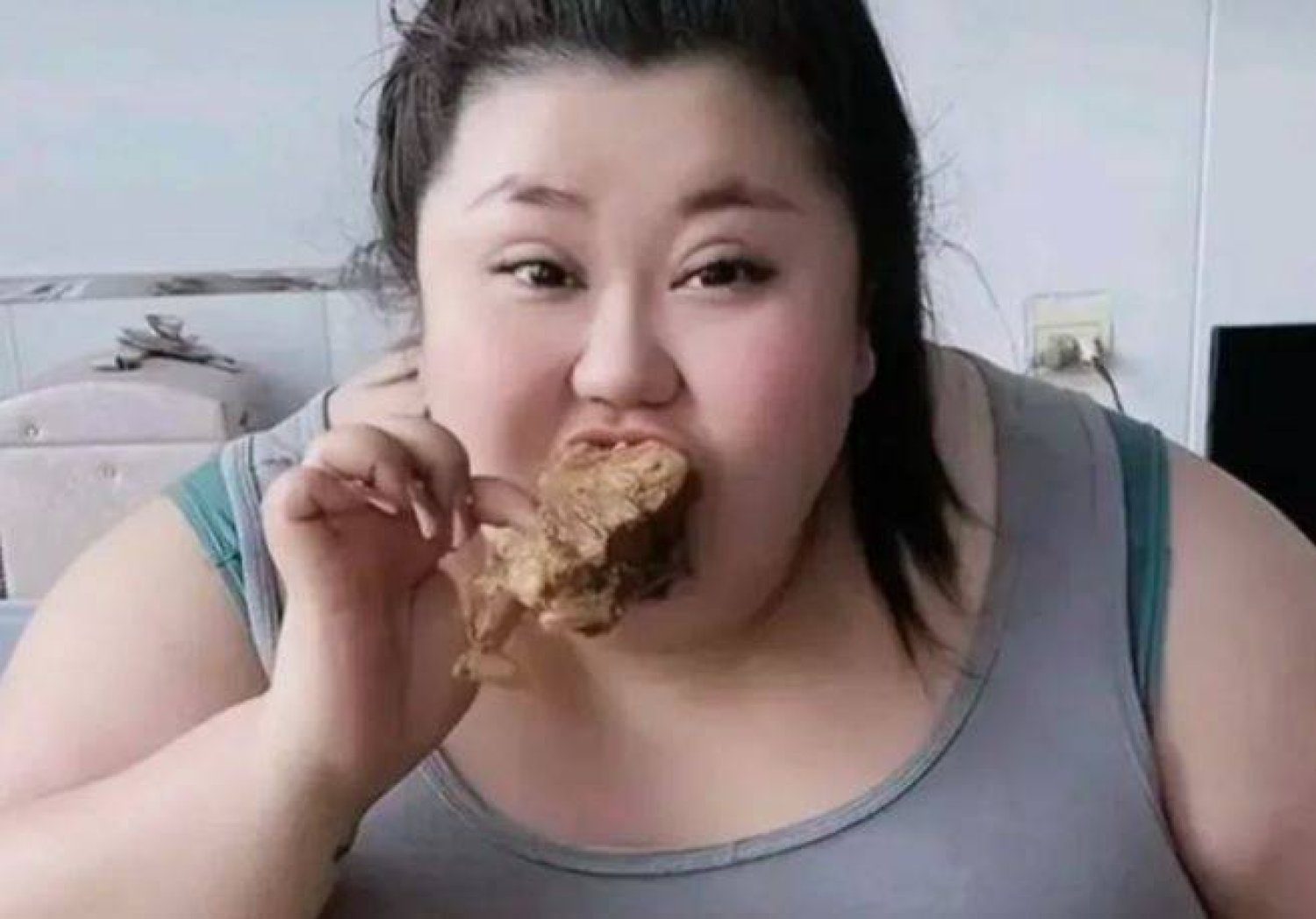 صورة حول : وفاة المؤثرة الصينية بان شياوتينغ بسبب التحديات الخطرة وفاة المؤثرة الصينية بان شياوتينغ بسبب التحديات الخطرة