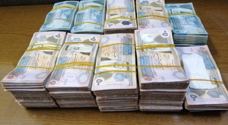 الموازنة العامة تسجل عجزا ماليا بعد المساعدات بحوالي 655.2 مليون دينار