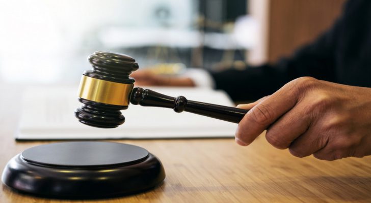 محكمة الجنايات الأردنية : السجن 5 أشخاص بتهمة ارتكابهم جريمة السرقة