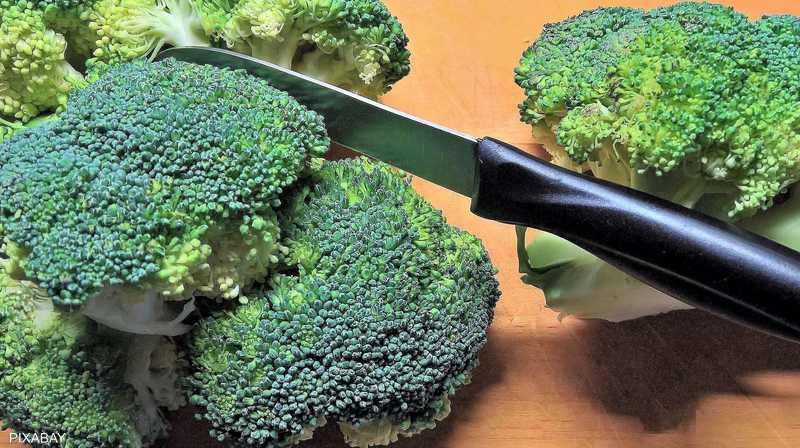 لماذا يبدأ الشيب عند بعض من الشباب مبكرا؟