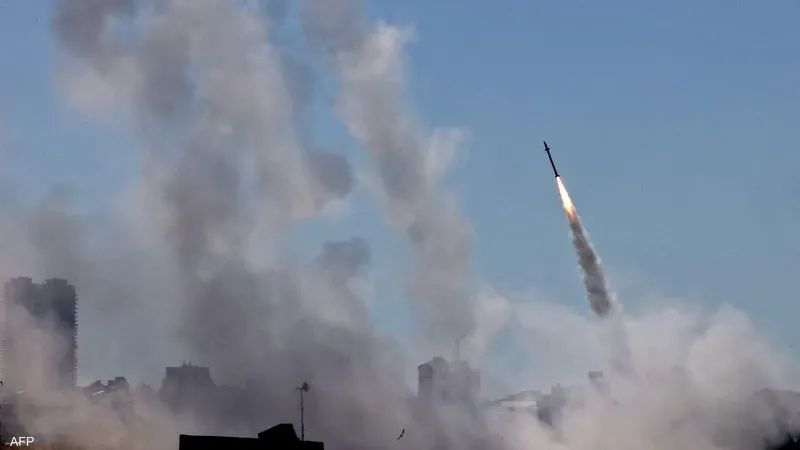 عاجل .. صاروخ من غزة يستهدف كريات ملاخي في منطقة مفتوحة