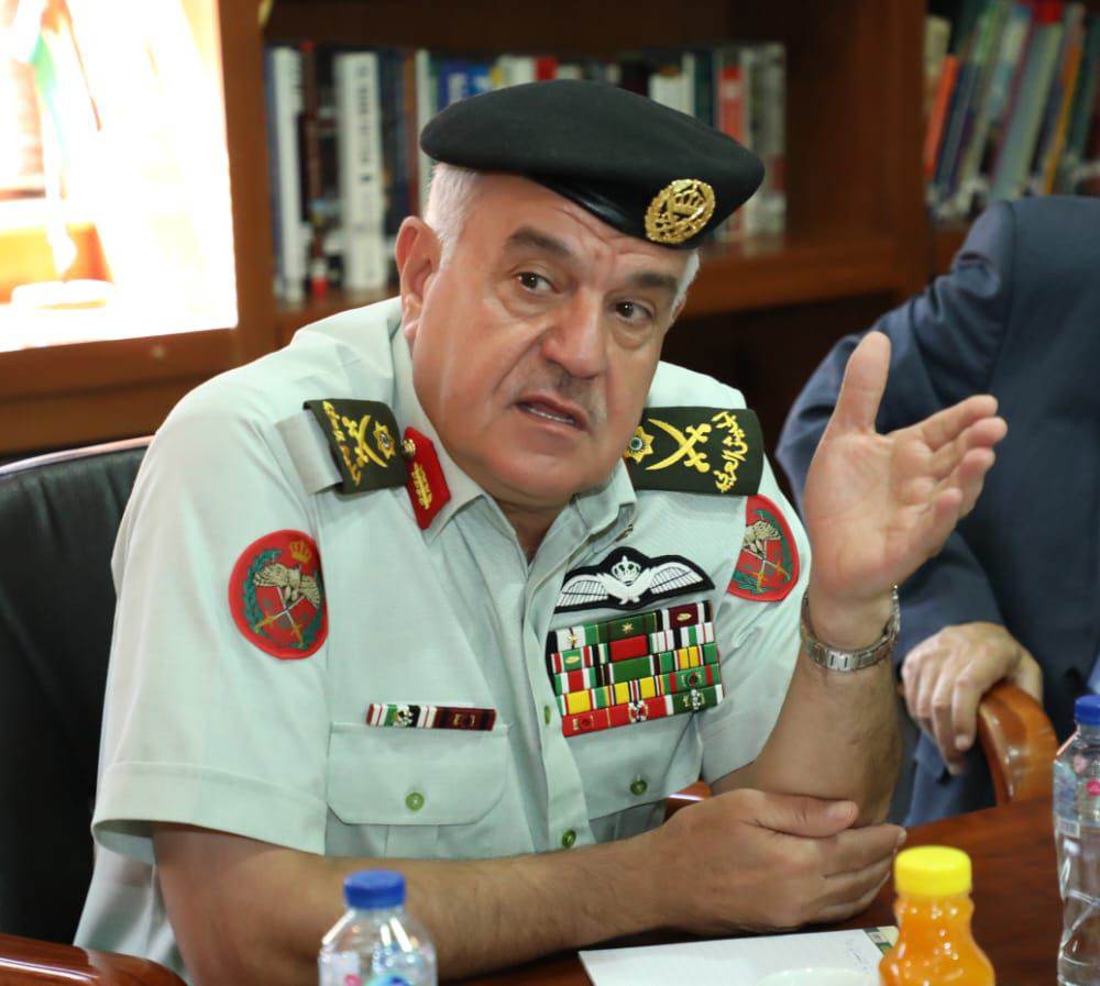 عاجل .. الإرادة الملكية تسمح للواء الحنيطي بحمل وسام عمان العسكري