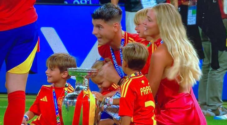 صورة حول : ألفارو موراتا يعلن انفصاله عن أليس كامبيلو بعد 7 سنوات من الزواج ألفارو موراتا يعلن انفصاله عن أليس كامبيلو بعد 7 سنوات من الزواج