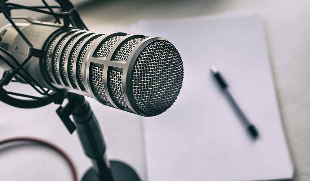 صورة حول : هل سيقضي "البودكاست"على القراءة الجادة؟ هل سيقضي "البودكاست"على القراءة الجادة؟