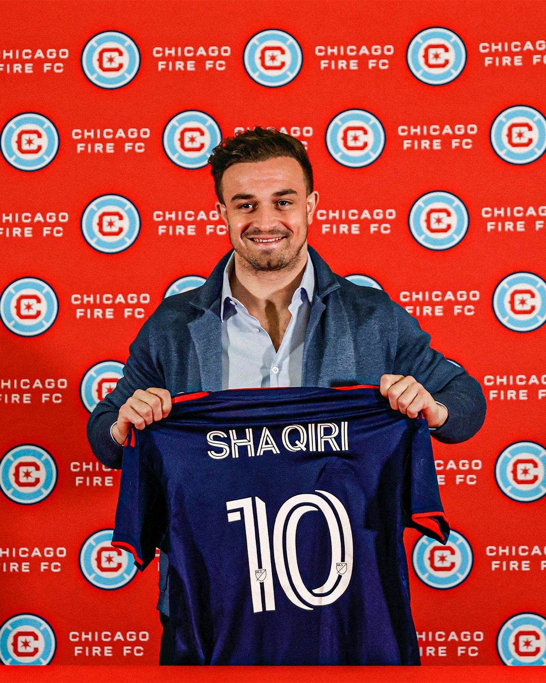 اللاعب السويسري "شيردان شاكيري" يفسخ العقد بالتراضي مع شيكاغو فاير الأمريكي