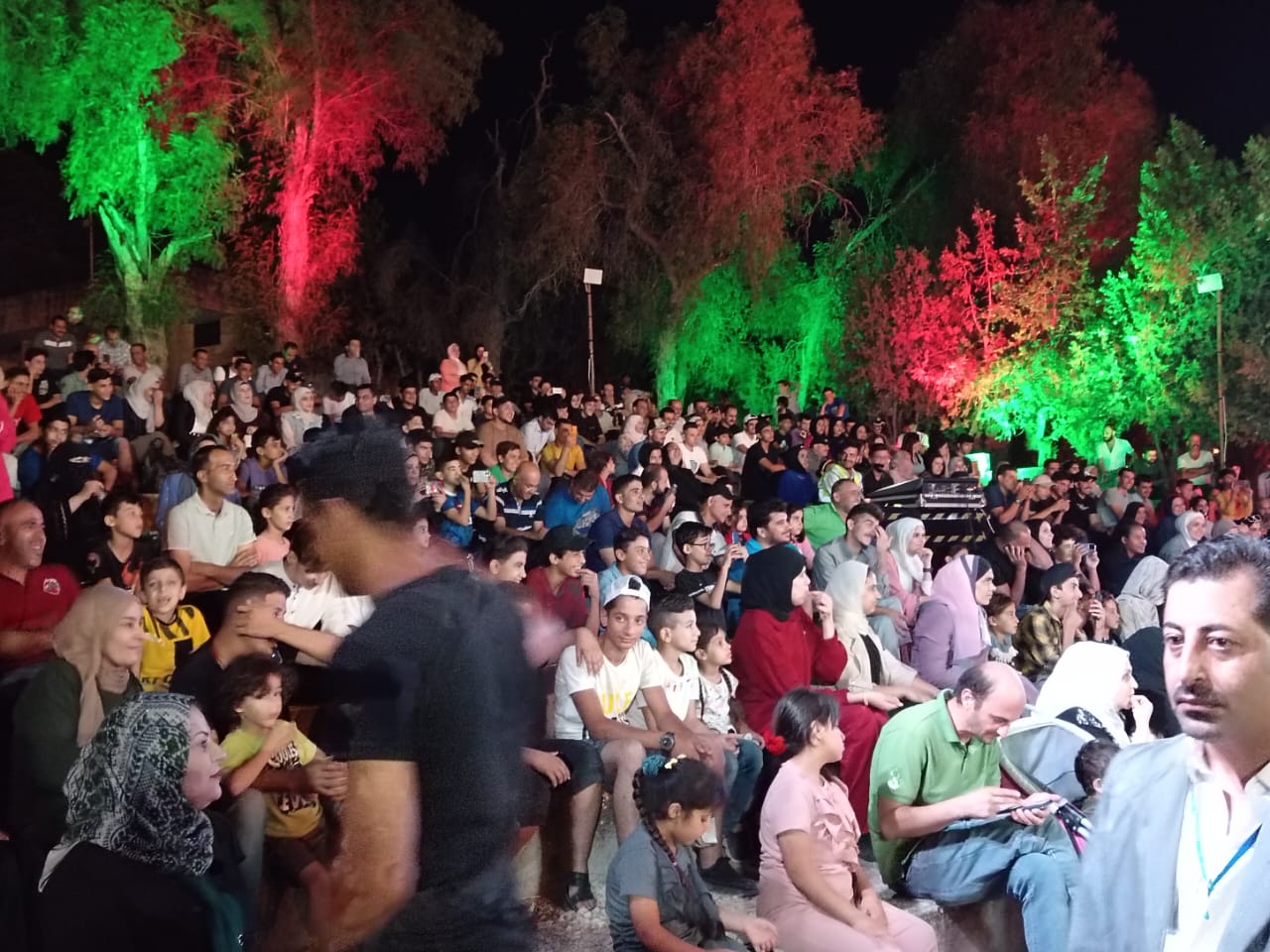 "زعل وخضرة" تتألق في مهرجان جرش في مسرحية "ترند"