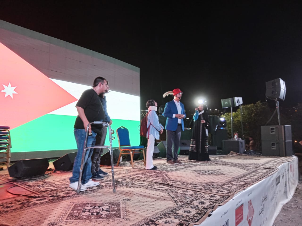 "زعل وخضرة" تتألق في مهرجان جرش في مسرحية "ترند"