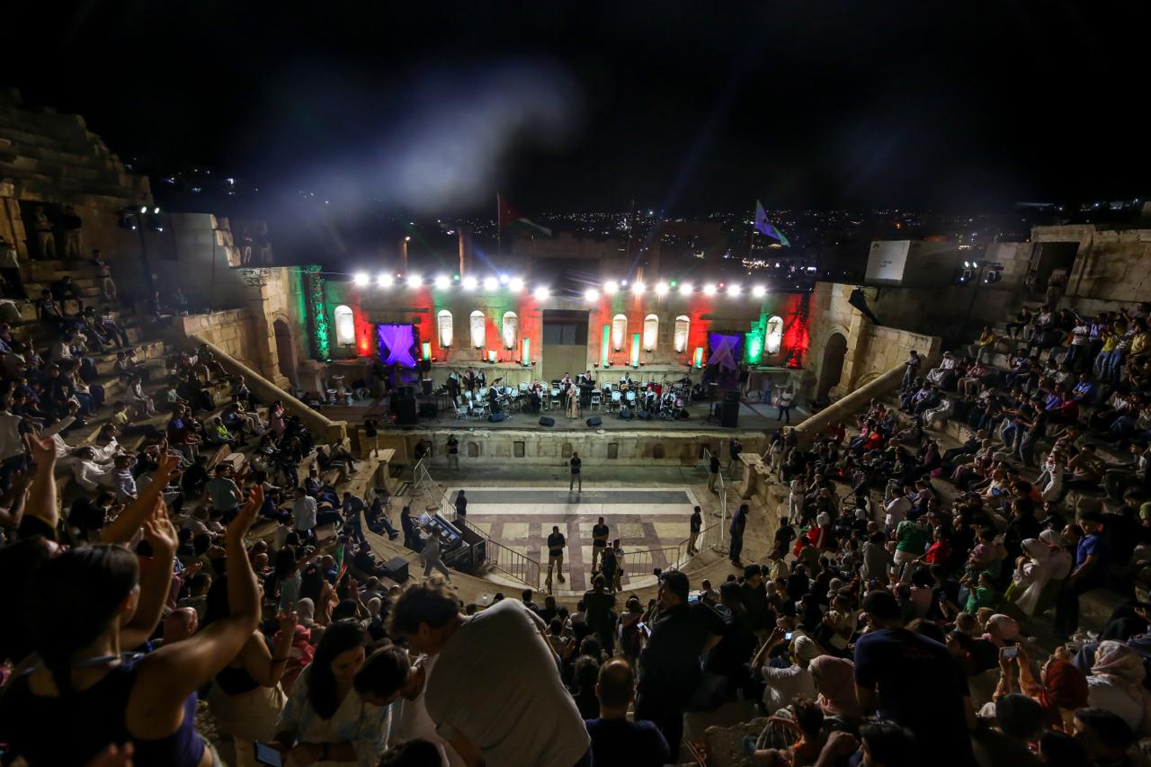 عفاف راضي لأول مرة في جرش تغني "قد عشقتُ القدس" وتقدم اجمل أغانيها