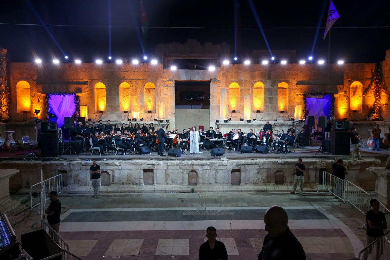 عفاف راضي لأول مرة في جرش تغني "قد عشقتُ القدس" وتقدم اجمل أغانيها