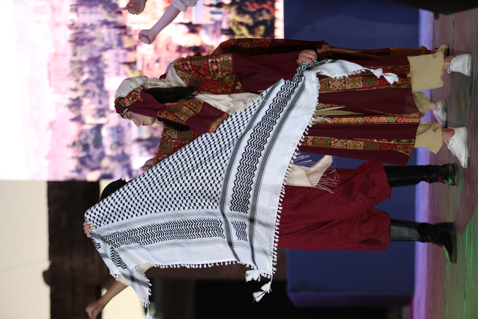 فرقة "أوف ستيج" الاستعراضية تسطر ليلة تراثية فلسطينية في أمسية جرشية