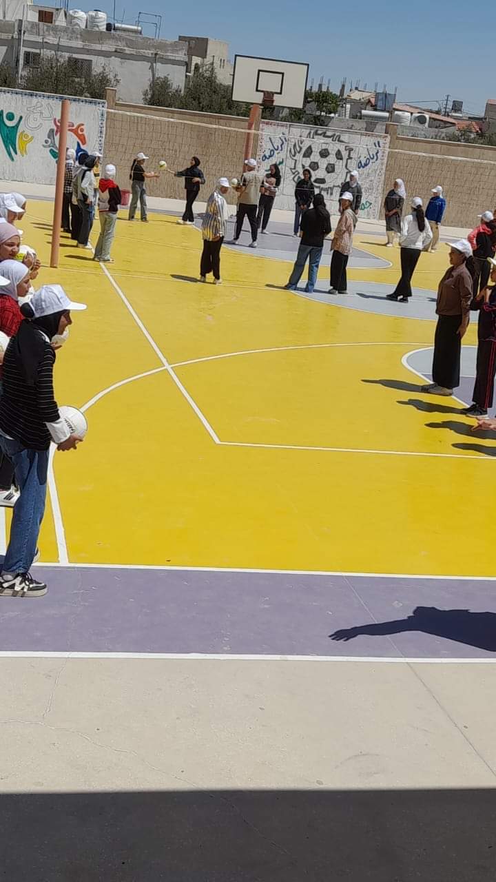 صورة حول : الحمايدة تتابع النادي الصيفي لطلبة المدارس الحمايدة تتابع النادي الصيفي لطلبة المدارس