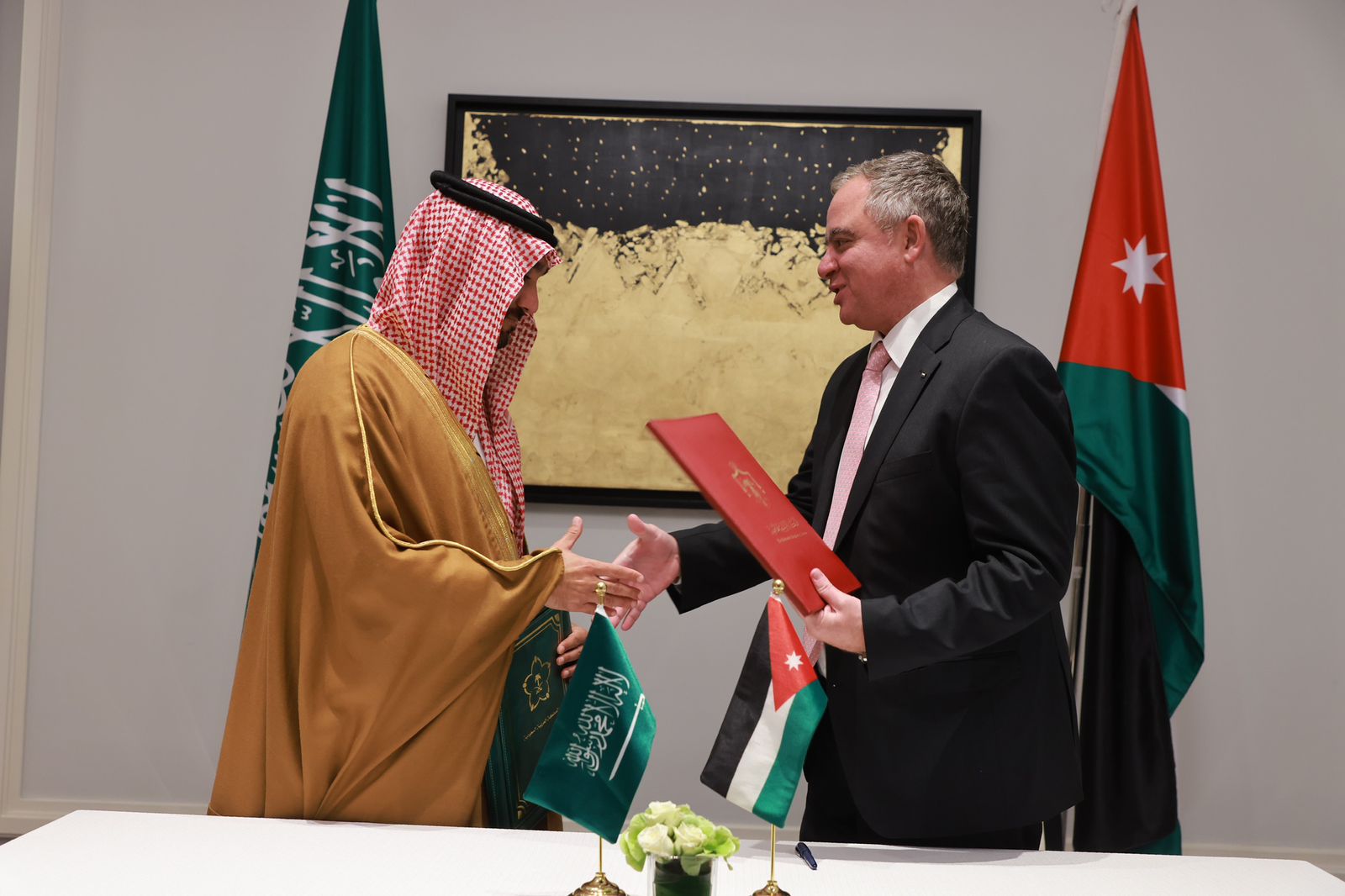 صورة حول : وزارة الشباب توقع اتفاقية مع وزارة الرياضة السعودية وزارة الشباب توقع اتفاقية مع وزارة الرياضة السعودية