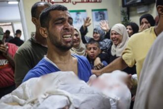 خلال 72 ساعة الاحتلال يرتكب 12 مجزرة في القطاع