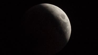 صورة حول : العالم سيشهد خسوفا جزئيا للقمر وظهور للقمر العملاق في وقت واحد العالم سيشهد خسوفا جزئيا للقمر وظهور للقمر العملاق في وقت واحد