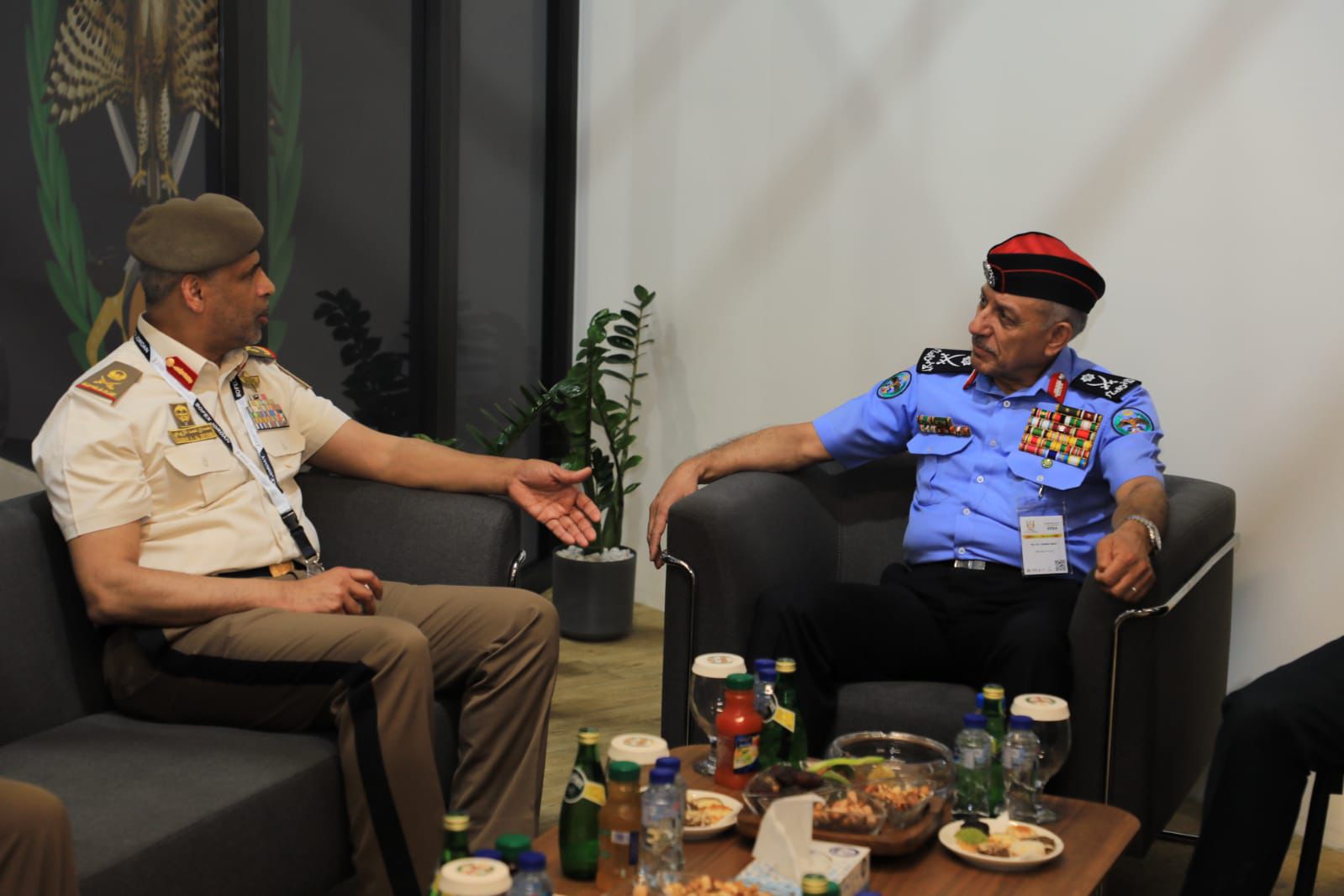 مدير الأمن العام يلتقي رؤساء الوفود الشرطية المشاركة بسوفكس 2024