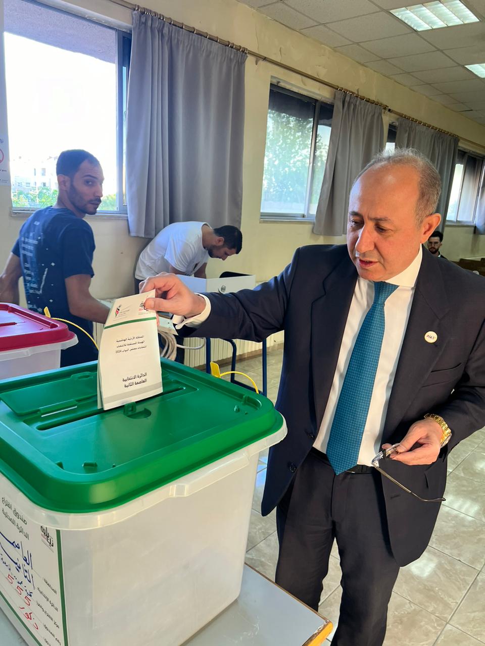 صورة حول : بالفيديو ..نفاع اول الامناء العامين الذين ادلوا بصوتهم بالفيديو ..نفاع اول الامناء العامين الذين ادلوا بصوتهم