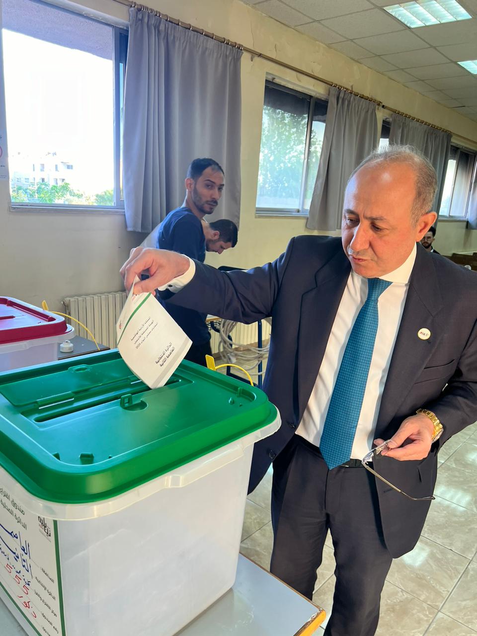 صورة حول : بالفيديو ..نفاع اول الامناء العامين الذين ادلوا بصوتهم بالفيديو ..نفاع اول الامناء العامين الذين ادلوا بصوتهم