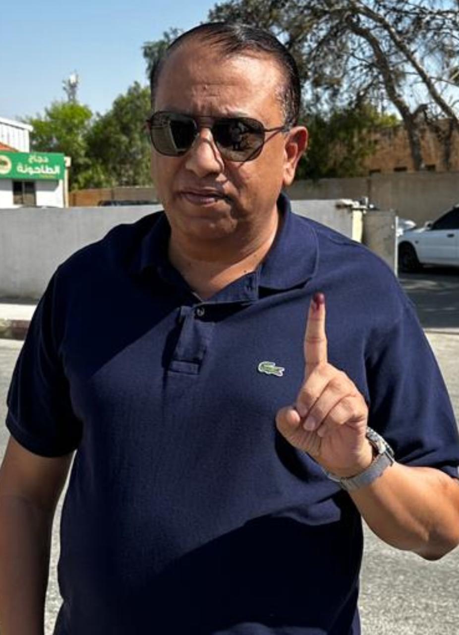 الفريق الركن حسين الحواتمه يدلي بصوته