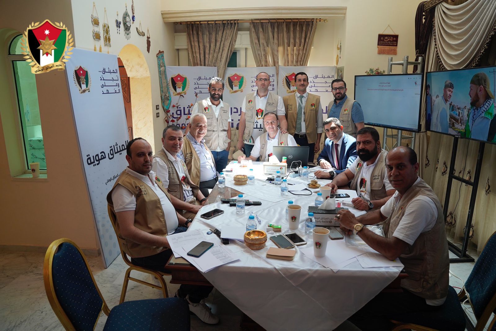 صورة حول : غرفة العمليات في الميثاق تتابع مجريات العملية الانتخابية في الميدان عمان10 أيلول 2024 غرفة العمليات في الميثاق تتابع مجريات العملية الانتخابية في الميدان عمان10 أيلول 2024