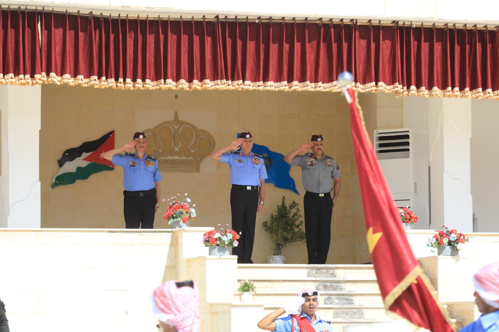 اللواء المعايطة يرعى مراسم تخريج كوكبة من مستجدي الأمن العام