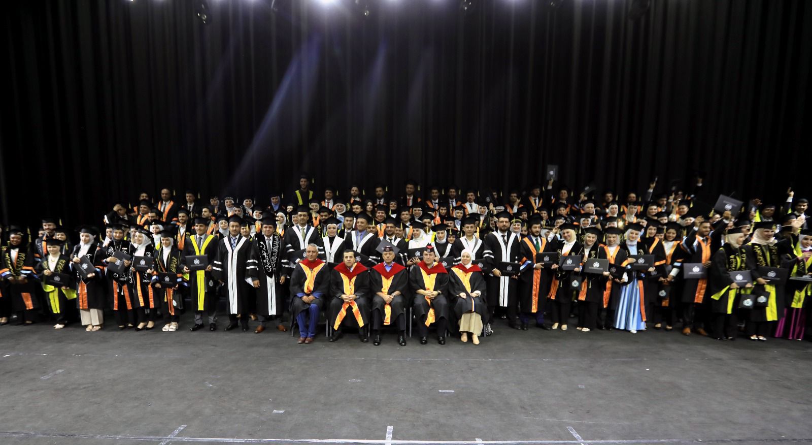 صورة حول : مدير الأمن العام يرعى حفل تخريج أكاديمية الأمير الحسين بن عبد الله الثاني للحماية المدنية مدير الأمن العام يرعى حفل تخريج أكاديمية الأمير الحسين بن عبد الله الثاني للحماية المدنية