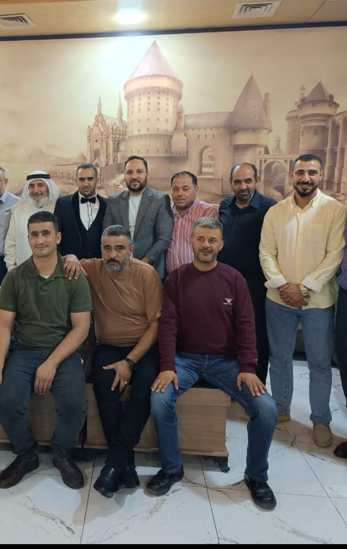 فراس الهيجاوي والإعلامي خليل قطيشات يباركون ابوجسار بمناسبة زواجه