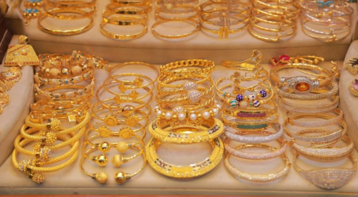 صورة حول : انخفاض على أسعار الذهب محلياً بعد استقرارها لأيام معدودة انخفاض على أسعار الذهب محلياً بعد استقرارها لأيام معدودة