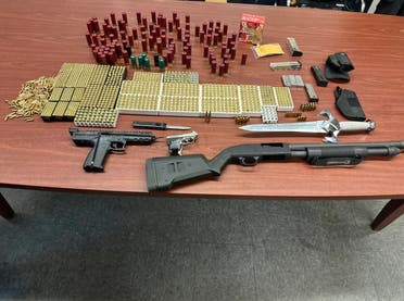 تحت مسمى" فنان".. الشرطة الأمريكية تقبض على رسام بريحة الدم !