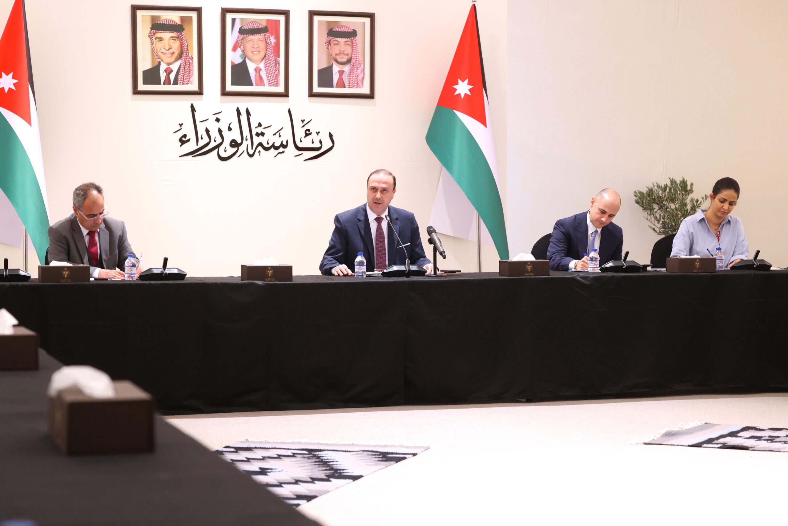 صورة حول : المومني يدعو الناطقين الإعلاميين إلى ضرورة الإفصاح عن المعلومات لوسائل الإعلام والجمهور المومني يدعو الناطقين الإعلاميين إلى ضرورة الإفصاح عن المعلومات لوسائل الإعلام والجمهور