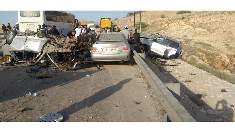 صورة حول : المفرق: 6 إصابات بتدهور 6 مركبات المفرق: 6 إصابات بتدهور 6 مركبات