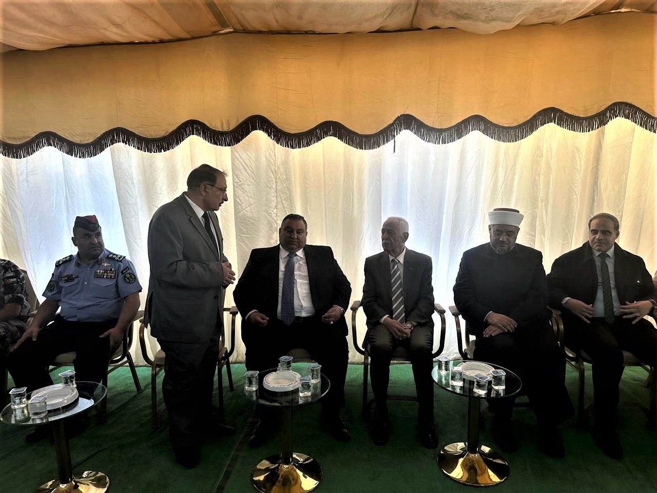 مندوبا عن الملك وولي العهد.. العيسوي يعزي أبو زيد والنعيمي