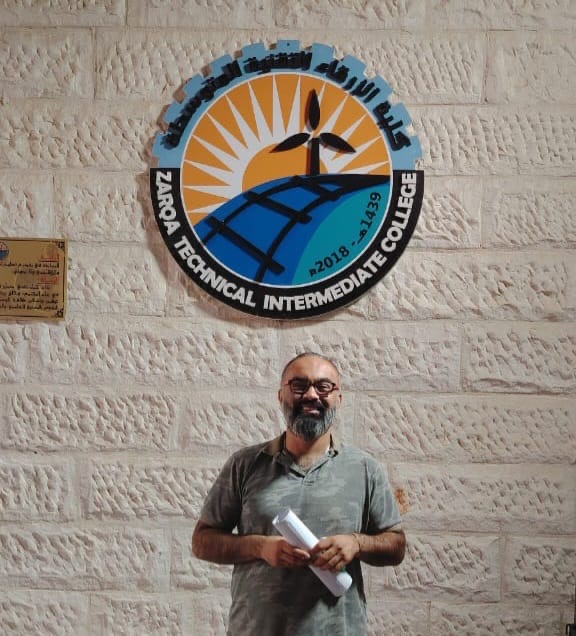 صورة حول : الدكتور زيد المومني يبدأ مهامه في قسم فنون الرسوم المتحركة بكلية الزرقاء التقنية المتوسطة / جامعة الزرقاء الدكتور زيد المومني يبدأ مهامه في قسم فنون الرسوم المتحركة بكلية الزرقاء التقنية المتوسطة / جامعة الزرقاء