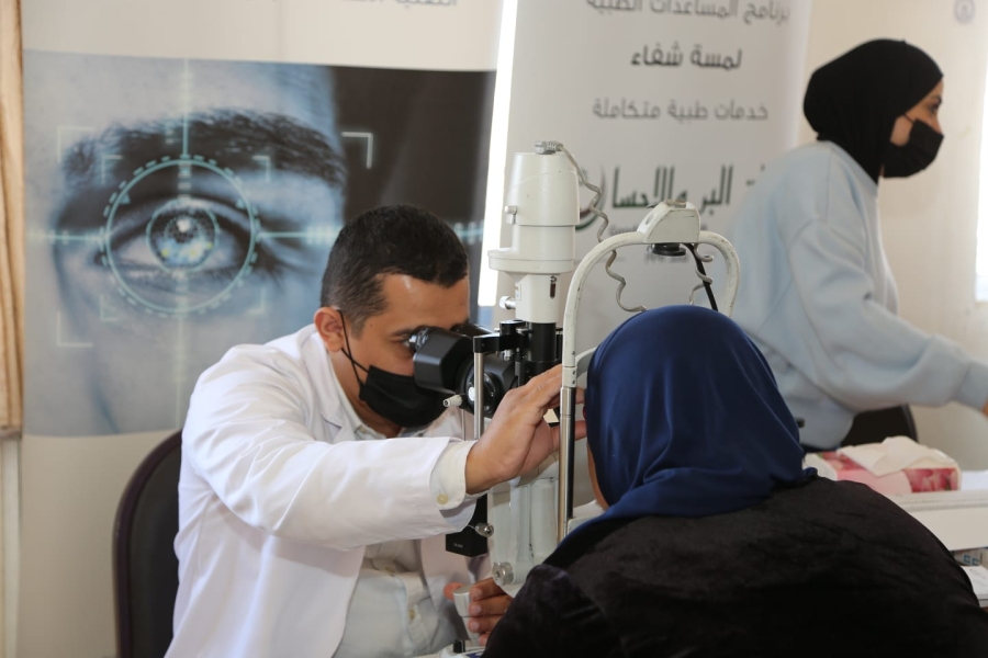 بالصور...البر والإحسان تقدم خدمات طبية مجانية لـ750 مريضاً في لواء بصيرا