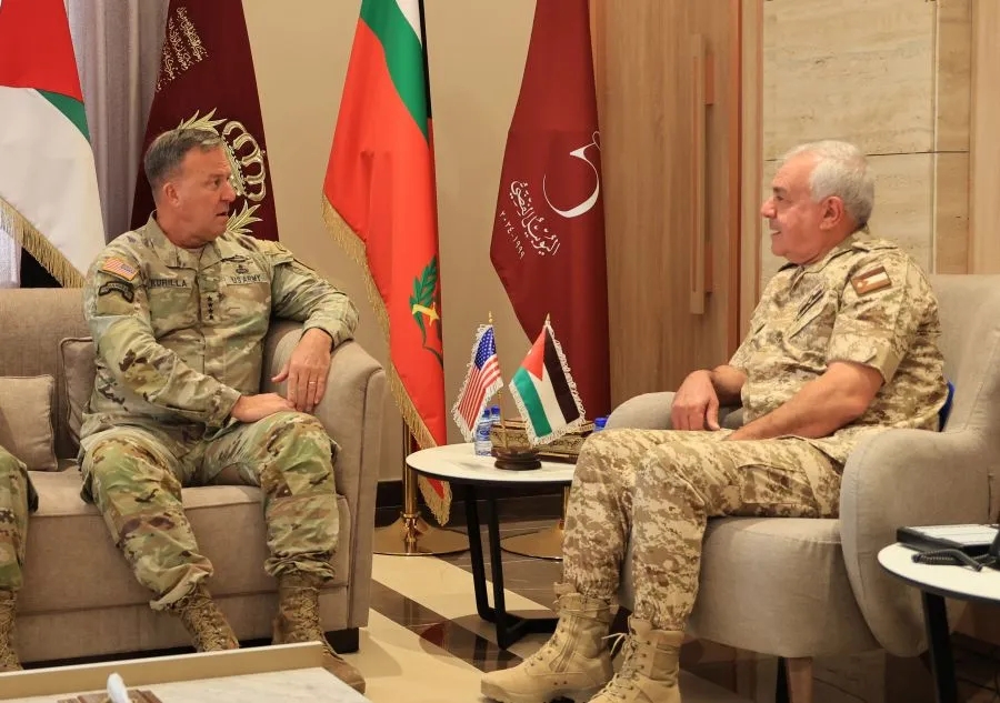 اللواء الحنيطي يستقبل وفداً عسكرياً أميركياً ويبحث تعزيز التعاون المشترك