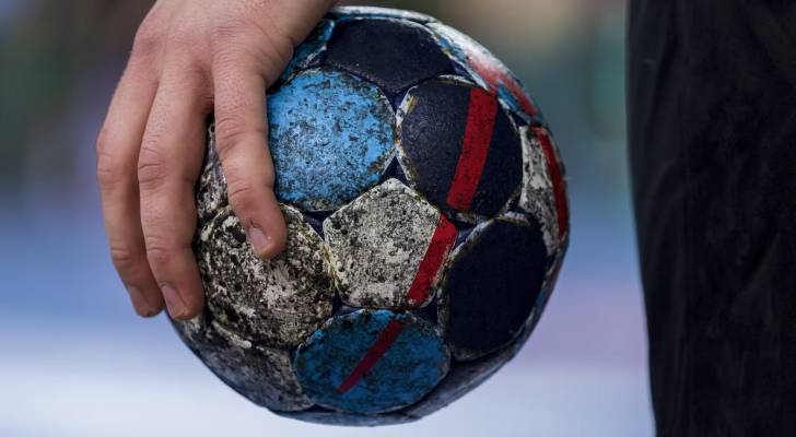 الأهلي يعين محمد طه مدربا لفريق كرة اليد