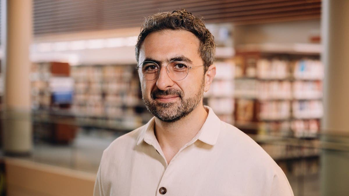 شاب سوري يقود واحدة من أكبر استراتيجيات الذكاء الاصطناعي في العالم