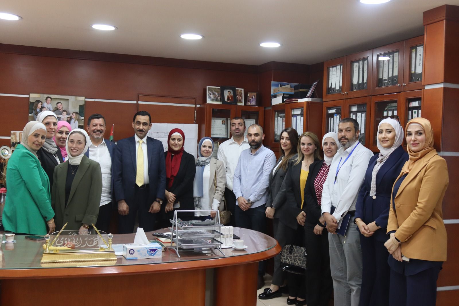 مدير عام مؤسسة الغذاء والدواء يتفقد خلال جولة ميدانية غير معلنة شركة سافي فارما للصناعات الدوائية