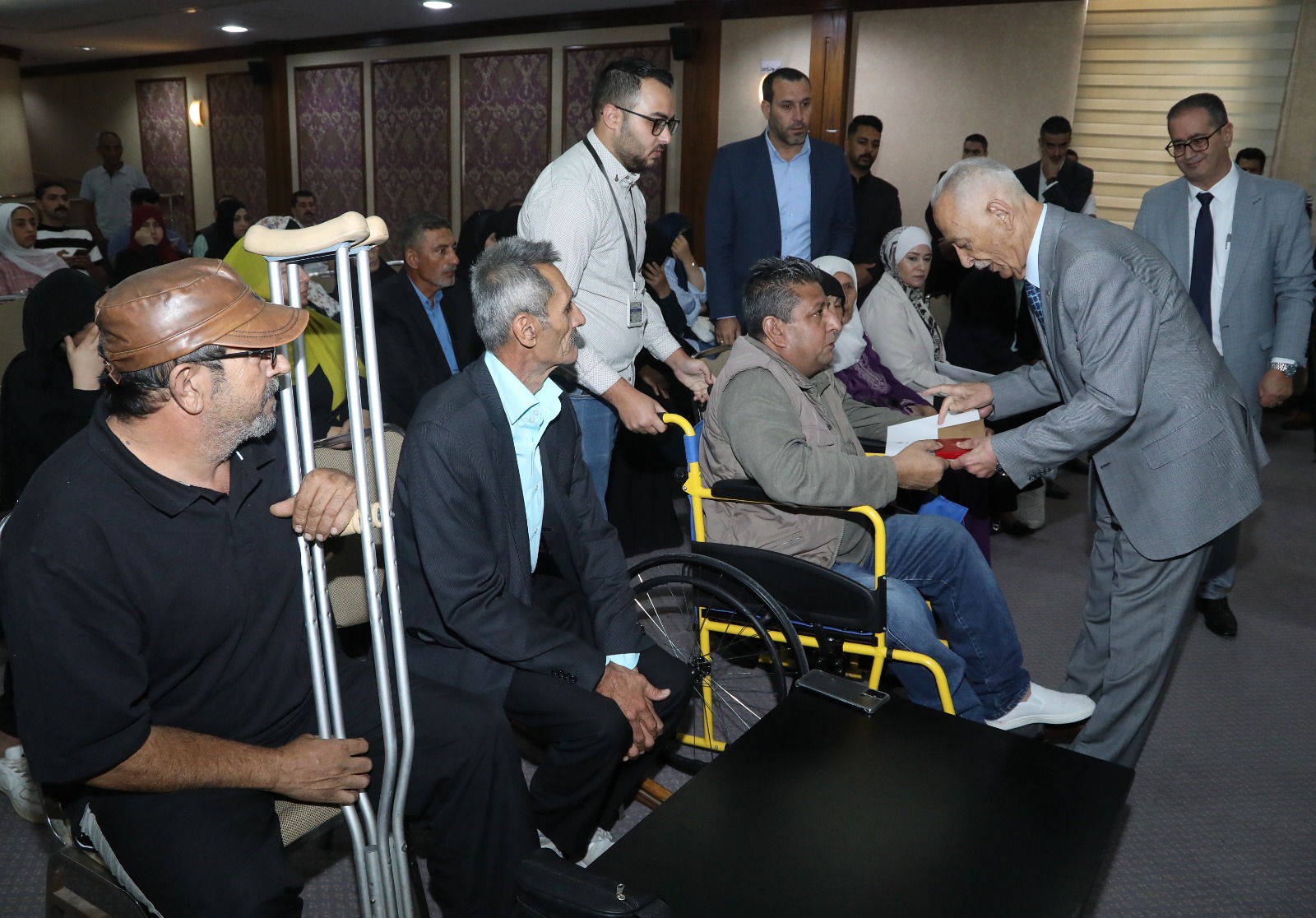 تسليم 44 أسرة عفيفة في الزرقاء منازل جديدة ضمن المبادرة الملكية