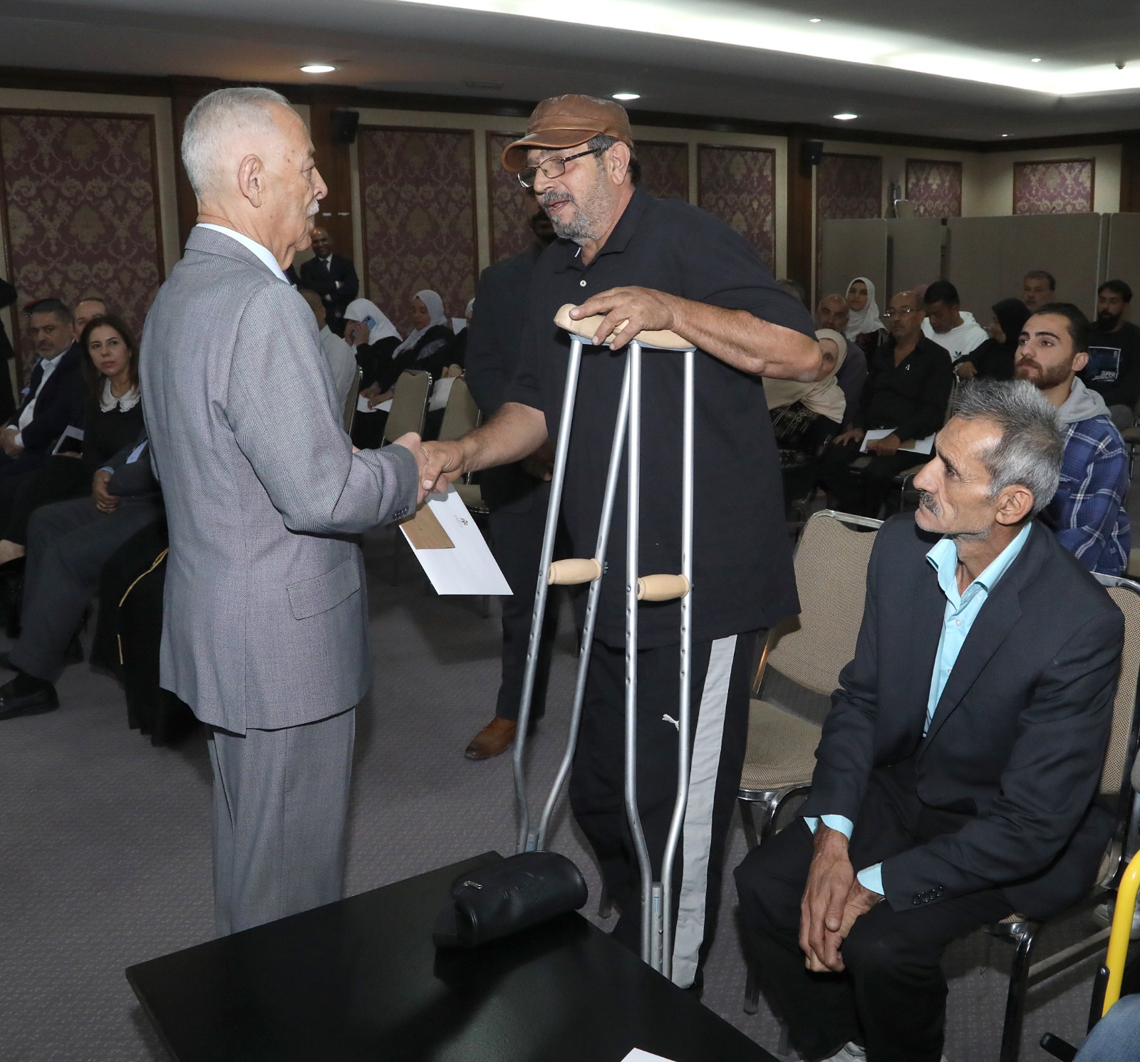 صورة حول : تسليم 44 أسرة عفيفة في الزرقاء منازل جديدة ضمن المبادرة الملكية تسليم 44 أسرة عفيفة في الزرقاء منازل جديدة ضمن المبادرة الملكية